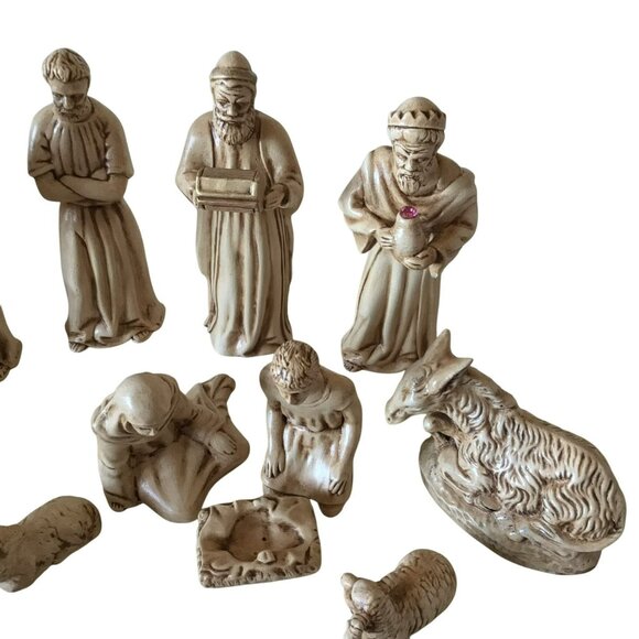 Vintage Handmade Ceramic Nativity 11 Pieces Holy Family Wise Men Animals Manger - Picture 3 of 15